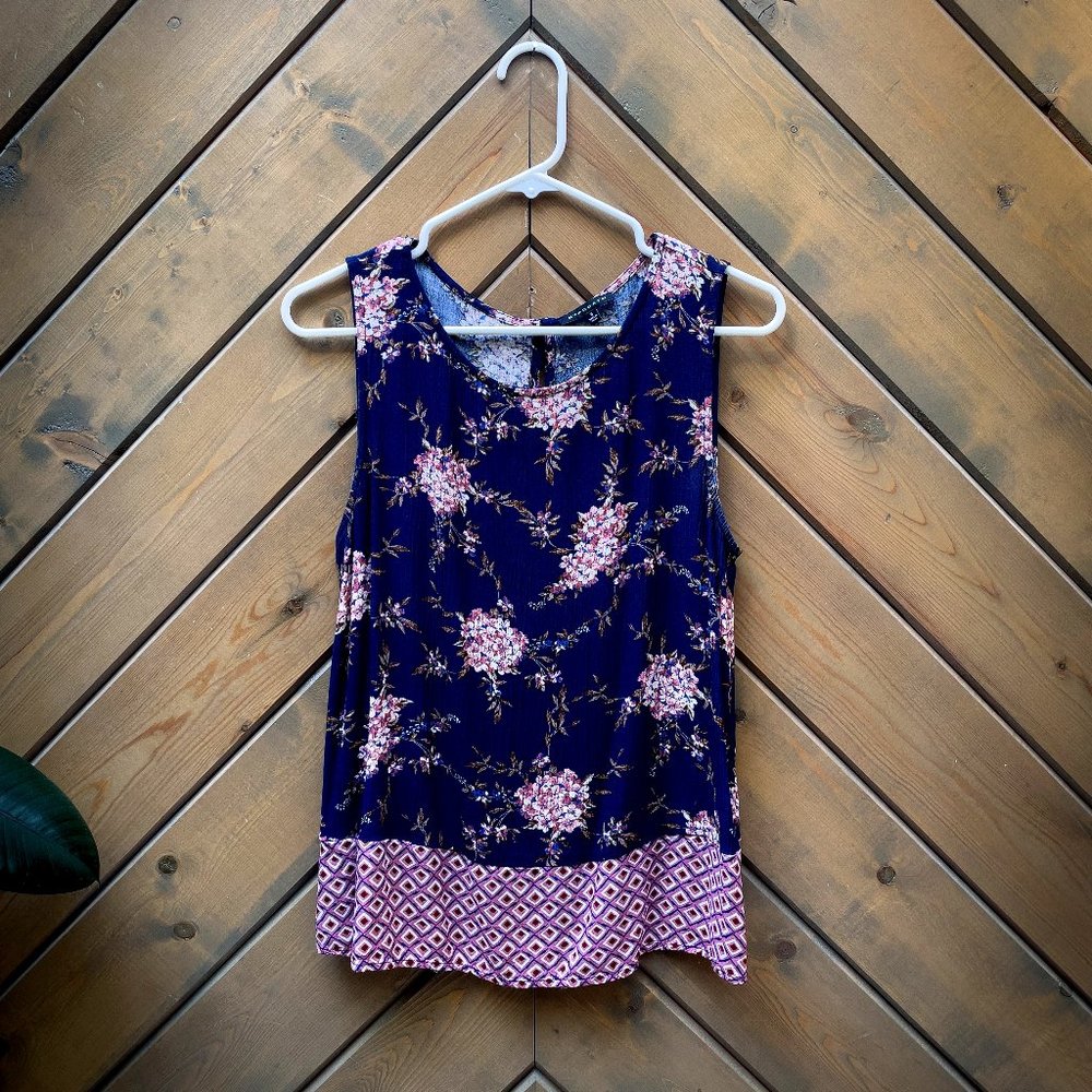 Cute Staccato floral women's top
